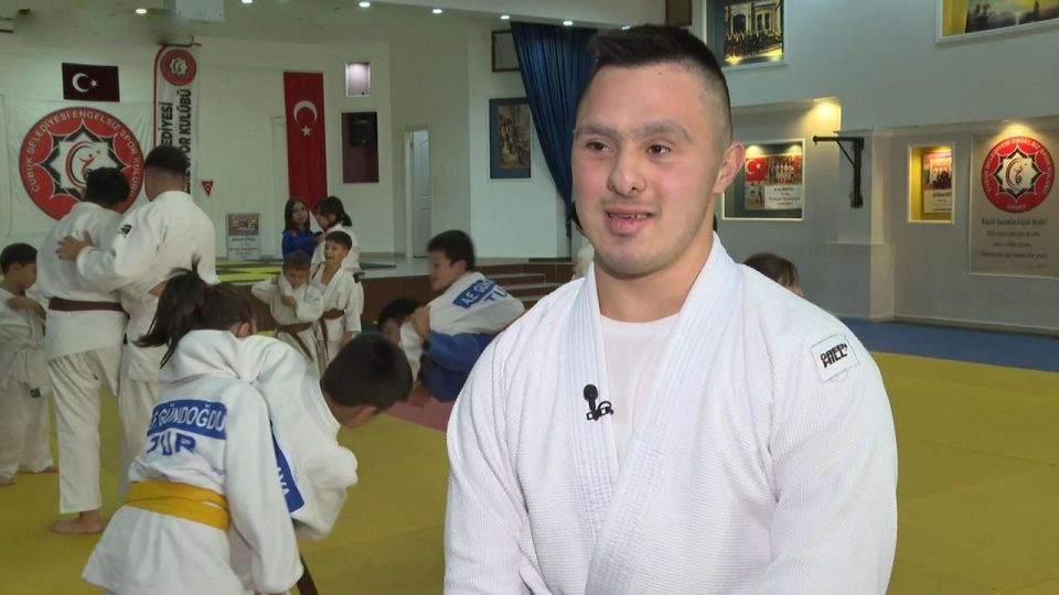 Down sendromlu milli judocu Ahmet Ünal’ın hedefi olimpiyatlarda altın madalya
