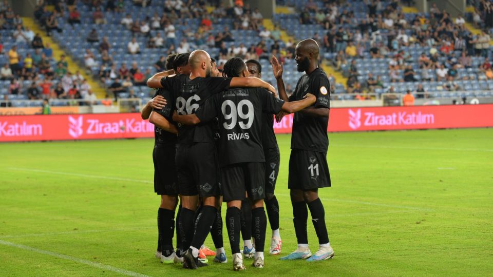 Hatayspor, Konyaspor’u 3 golle geçti