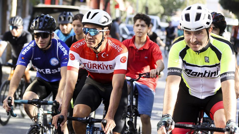 Milli bisikletçi Ahmet Örken diskalifiye edildi