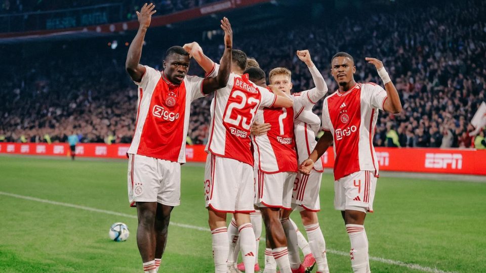 Ajax galibiyeti hatırladı