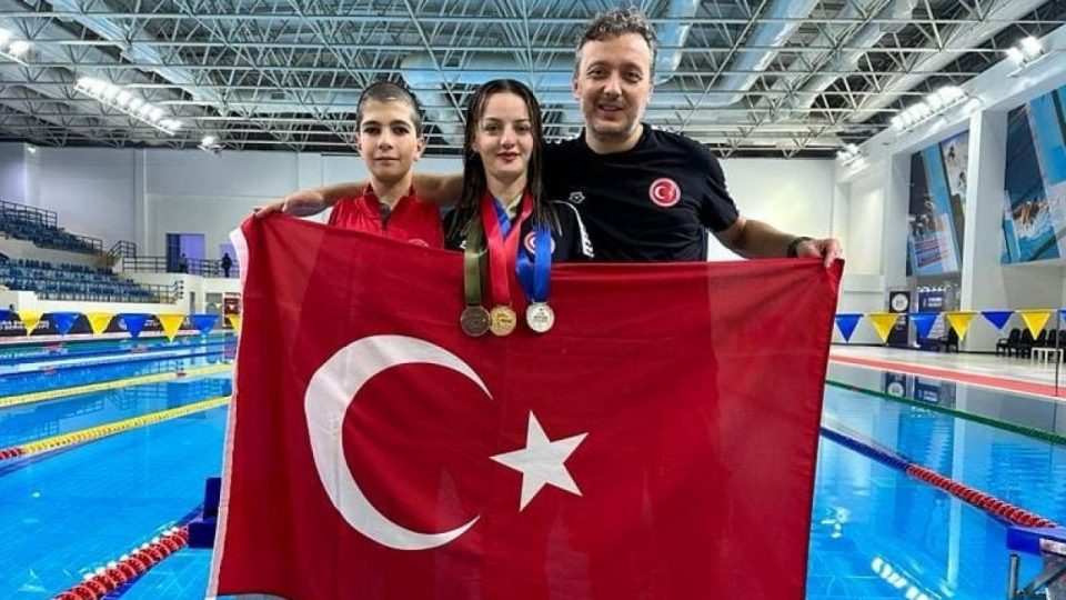 Milli yüzücü Sümeyye Boyacı Mısır’da altın madalya kazandı